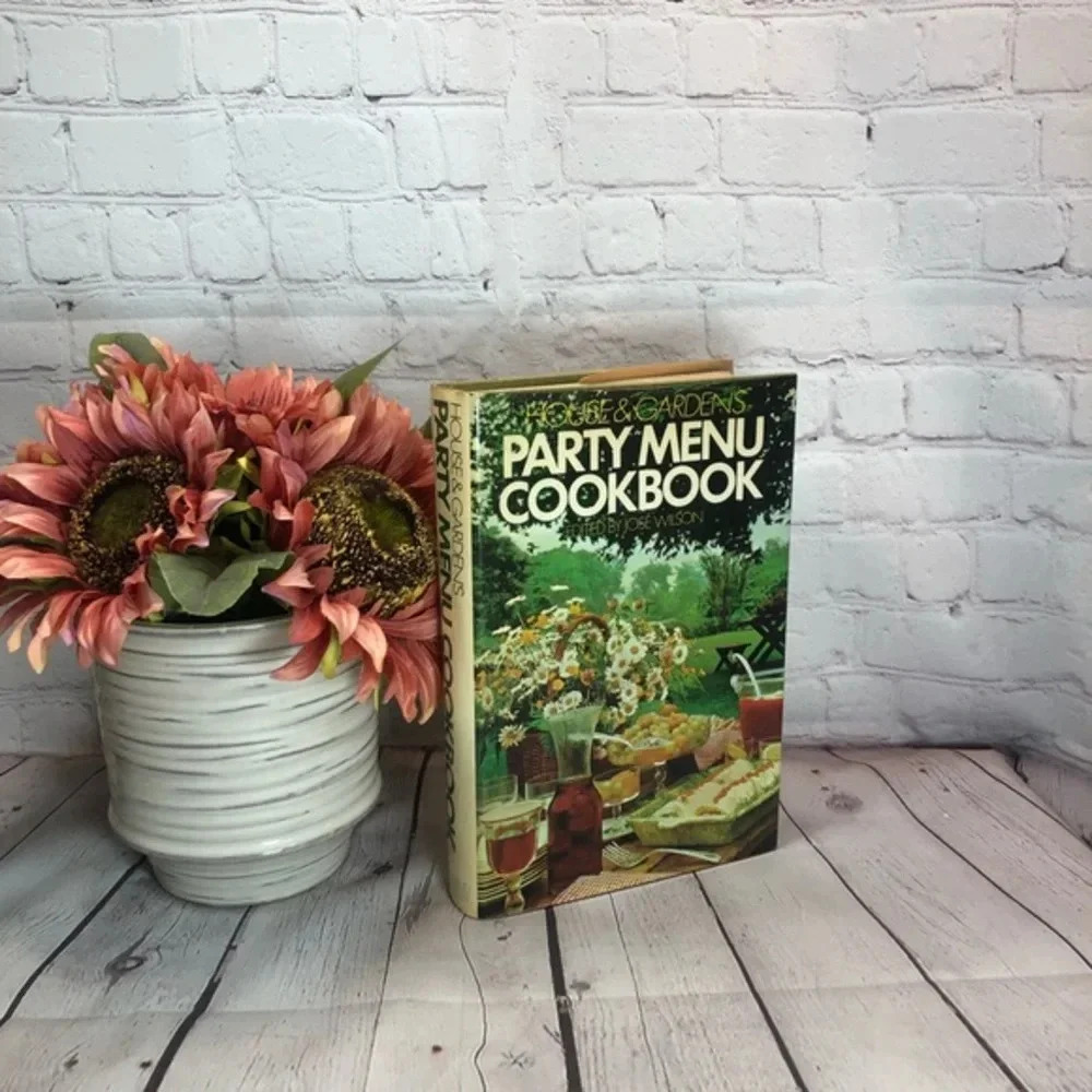 Vintage 1973 HOUSE & GARDENS PARTY MENU cookbook